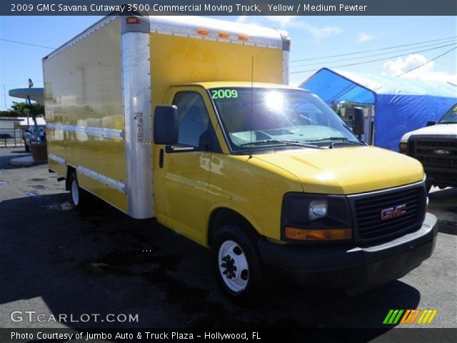 2009 GMC Savana Cutaway 3500 Commercial Moving Truck in Yellow