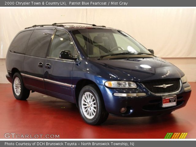 2000 Chrysler Town & Country LXi in Patriot Blue Pearlcoat