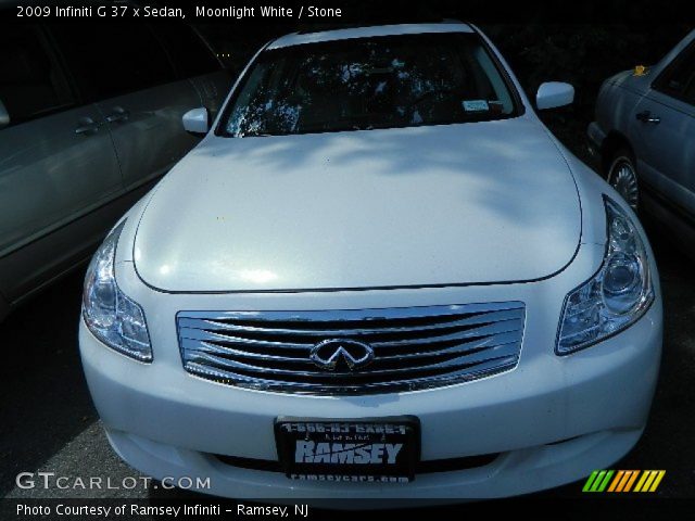 2009 Infiniti G 37 x Sedan in Moonlight White