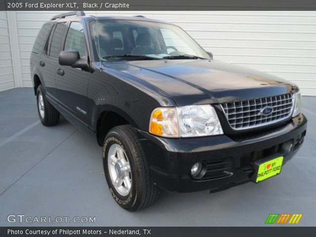 2005 Ford Explorer XLT in Black
