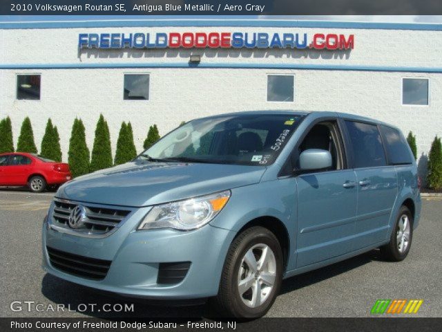 2010 Volkswagen Routan SE in Antigua Blue Metallic