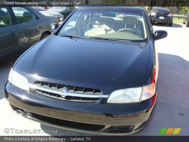 1998 Nissan Altima GXE in Super Black