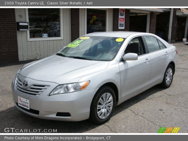 2009 Toyota Camry LE in Classic Silver Metallic