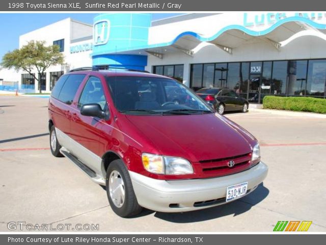 1998 Toyota Sienna XLE in Sunfire Red Pearl Metallic