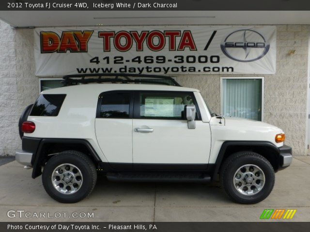 2012 Toyota FJ Cruiser 4WD in Iceberg White