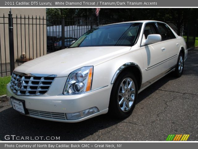 2011 Cadillac DTS Luxury in White Diamond Tricoat