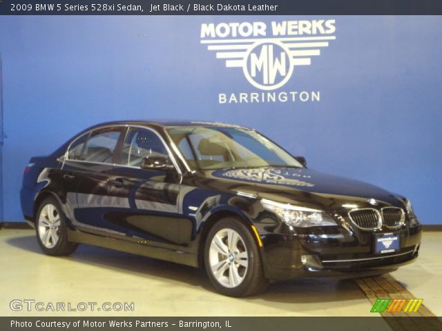2009 BMW 5 Series 528xi Sedan in Jet Black