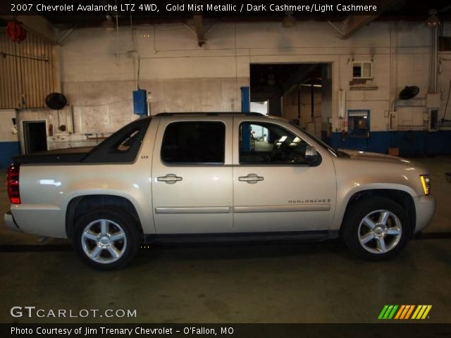 2007 Chevrolet Avalanche LTZ 4WD in Gold Mist Metallic