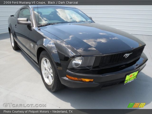 2009 Ford Mustang V6 Coupe in Black
