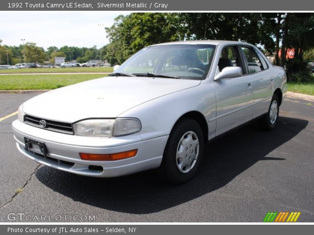 1992 Toyota Camry LE Sedan in Silvermist Metallic