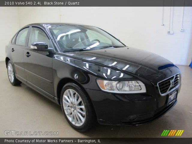 2010 Volvo S40 2.4i in Black Stone