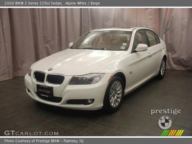 2009 BMW 3 Series 328xi Sedan in Alpine White