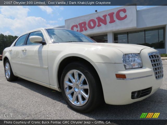 2007 Chrysler 300 Limited in Cool Vanilla