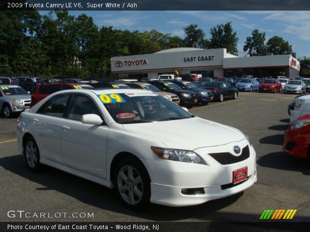2009 Toyota Camry LE V6 in Super White