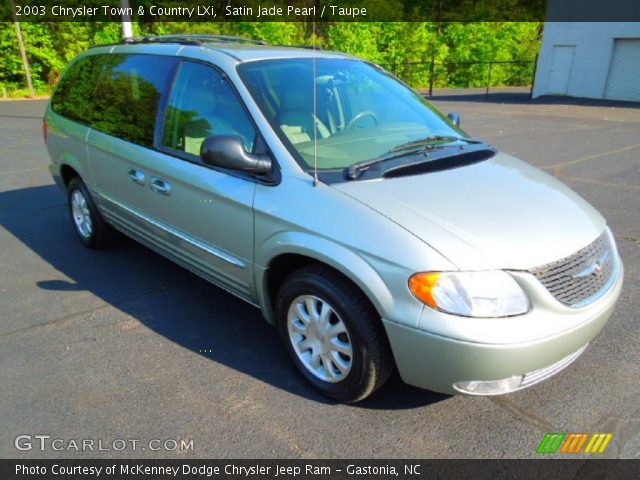 2003 Chrysler Town & Country LXi in Satin Jade Pearl