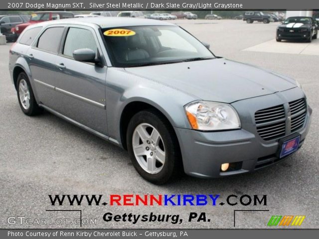 2007 Dodge Magnum SXT in Silver Steel Metallic