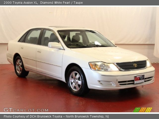 2000 Toyota Avalon XL in Diamond White Pearl