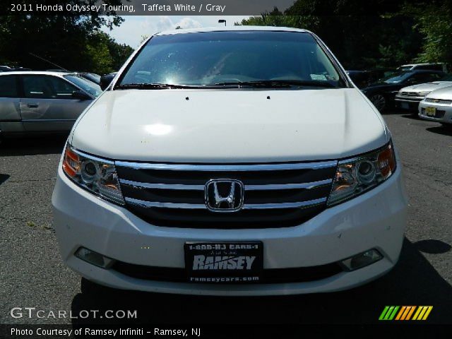 2011 Honda Odyssey Touring in Taffeta White