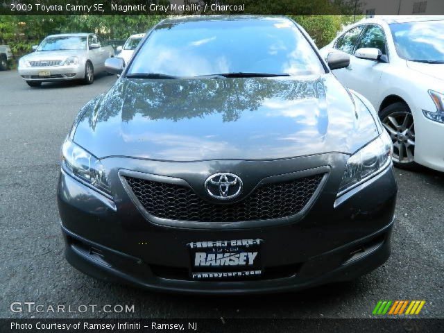2009 Toyota Camry SE in Magnetic Gray Metallic