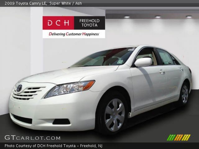 2009 Toyota Camry LE in Super White