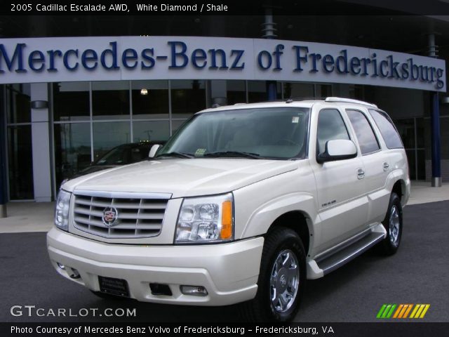2005 Cadillac Escalade AWD in White Diamond