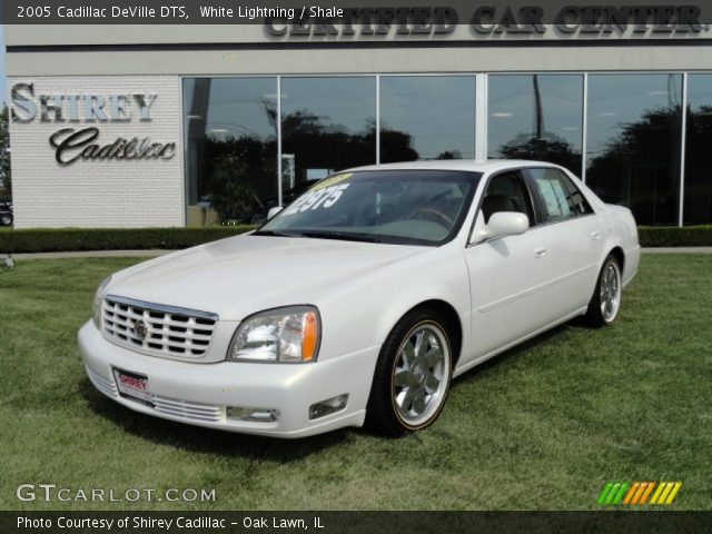 2005 Cadillac DeVille DTS in White Lightning