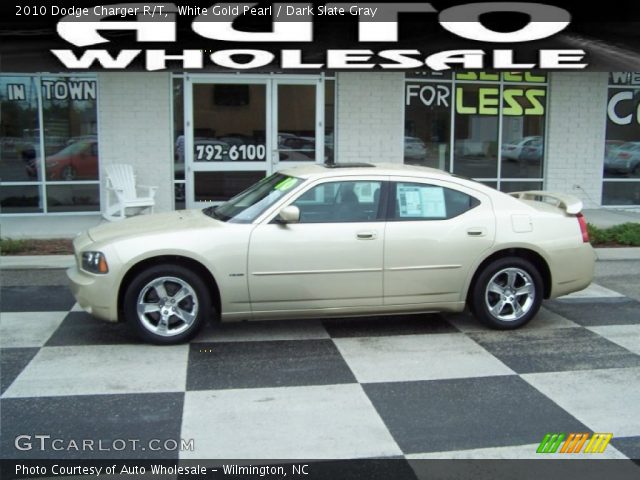 2010 Dodge Charger R/T in White Gold Pearl
