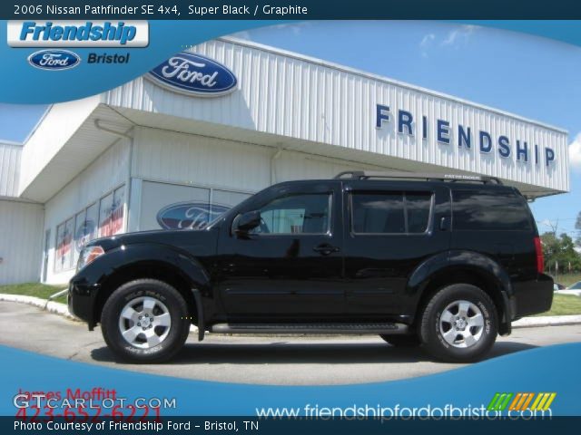 2006 Nissan Pathfinder SE 4x4 in Super Black