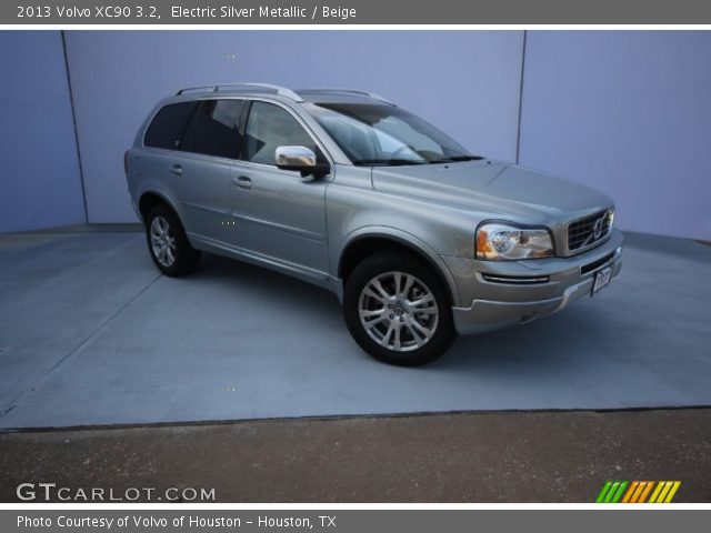 2013 Volvo XC90 3.2 in Electric Silver Metallic