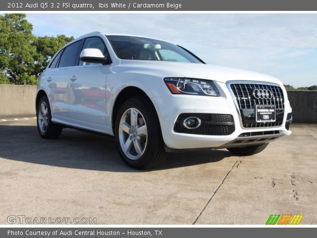 2012 Audi Q5 3.2 FSI quattro in Ibis White
