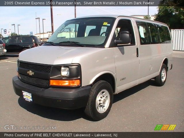 2005 Chevrolet Express 1500 Passenger Van in Silver Birch Metallic