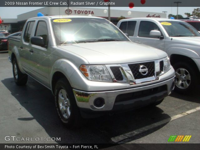 2009 Nissan Frontier LE Crew Cab in Radiant Silver