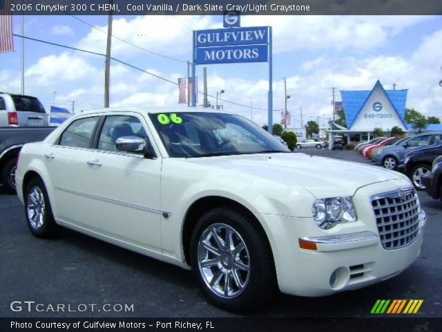 2006 Chrysler 300 C HEMI in Cool Vanilla