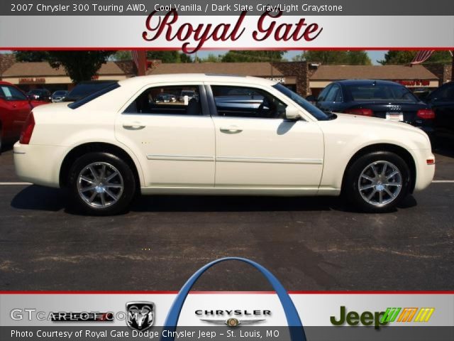 2007 Chrysler 300 Touring AWD in Cool Vanilla