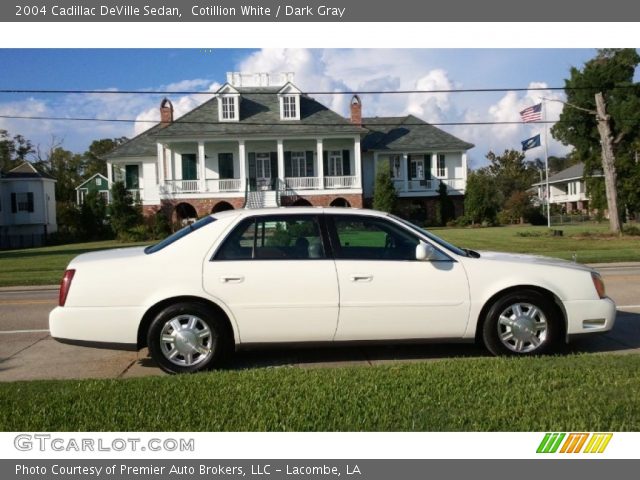 2004 Cadillac DeVille Sedan in Cotillion White