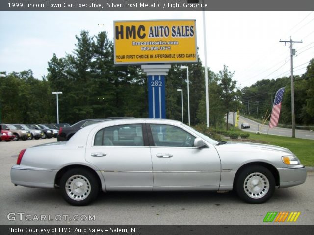 1999 Lincoln Town Car Executive in Silver Frost Metallic