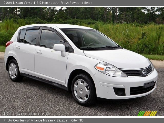 2009 Nissan Versa 1.8 S Hatchback in Fresh Powder