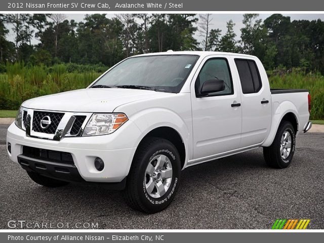 2012 Nissan Frontier SV Crew Cab in Avalanche White