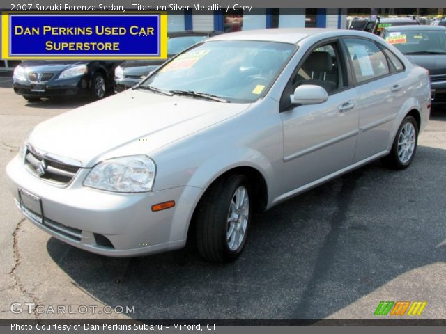 2007 Suzuki Forenza Sedan in Titanium Silver Metallic