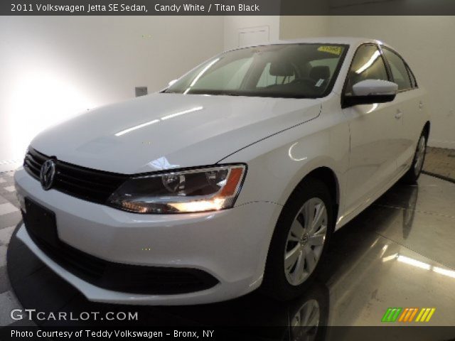 2011 Volkswagen Jetta SE Sedan in Candy White