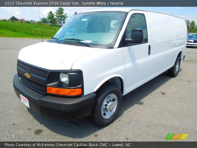 2013 Chevrolet Express 2500 Cargo Van in Summit White