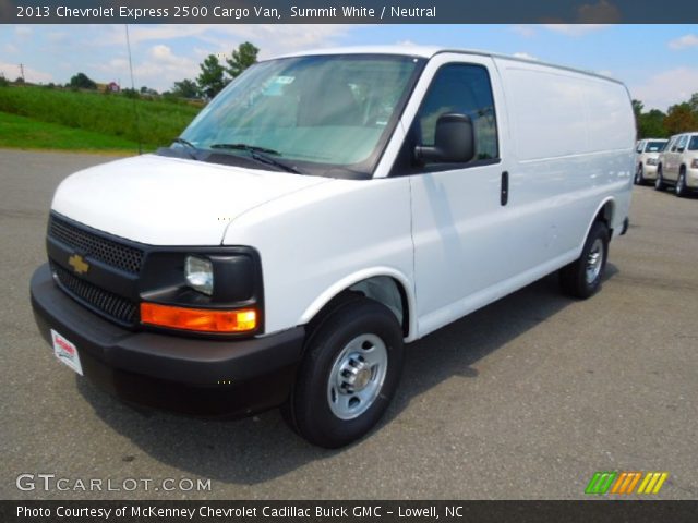 2013 Chevrolet Express 2500 Cargo Van in Summit White