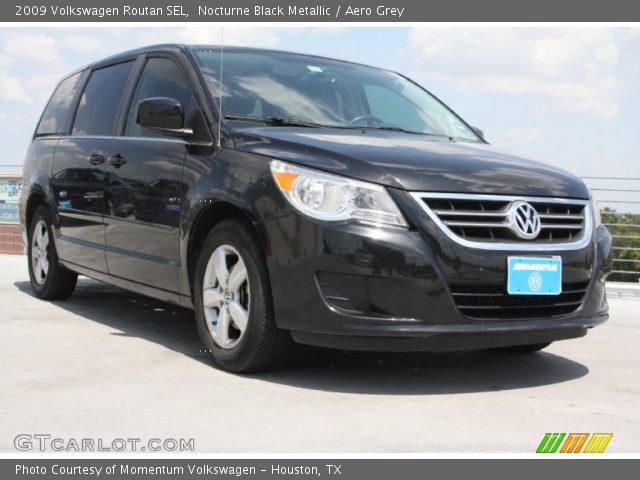 2009 Volkswagen Routan SEL in Nocturne Black Metallic