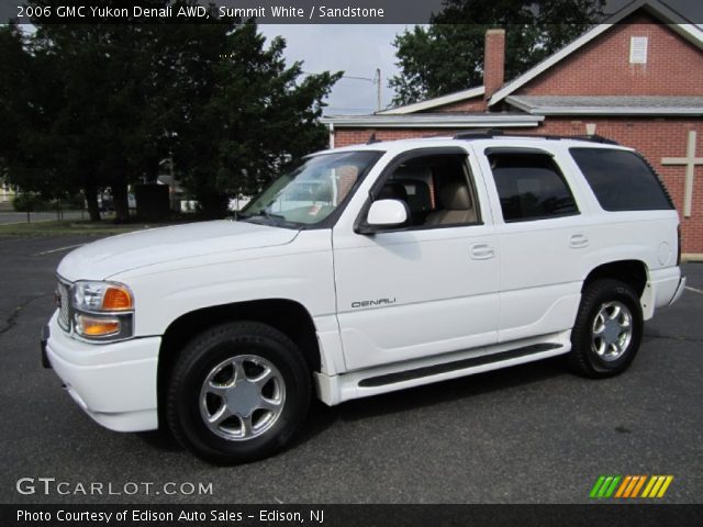 2006 GMC Yukon Denali AWD in Summit White