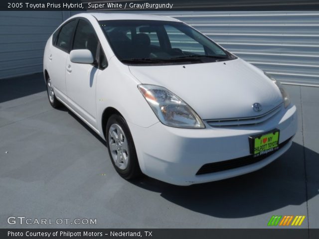 2005 Toyota Prius Hybrid in Super White
