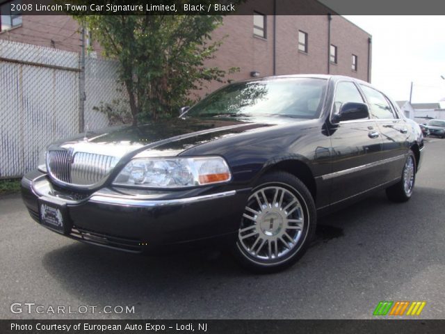 2008 Lincoln Town Car Signature Limited in Black