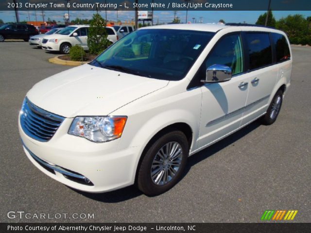 2013 Chrysler Town & Country Touring - L in Stone White