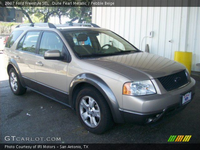2007 Ford Freestyle SEL in Dune Pearl Metallic