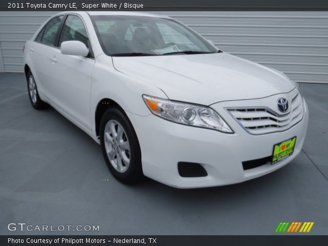 2011 Toyota Camry LE in Super White