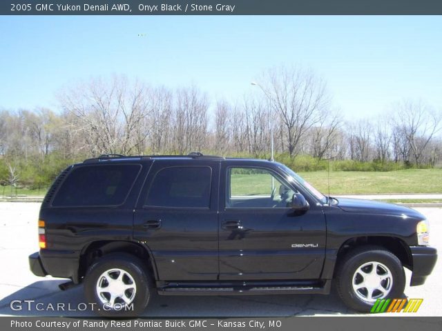 2005 GMC Yukon Denali AWD in Onyx Black